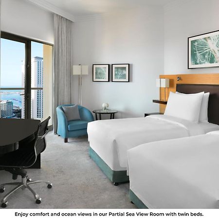 Mövenpick Hotel Jumeirah Beach Dubai Bagian luar foto Partial Sea View Room