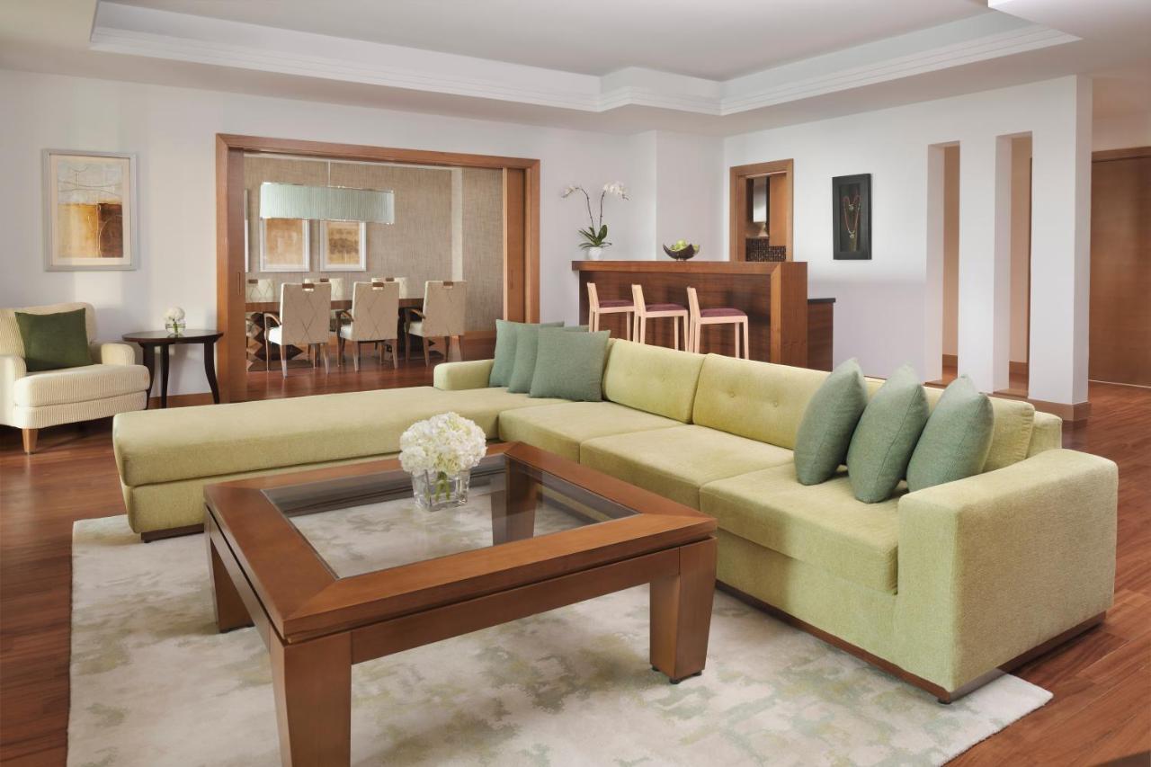 Mövenpick Hotel Jumeirah Beach Dubai Bagian luar foto A living room