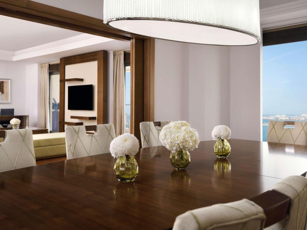 Mövenpick Hotel Jumeirah Beach Dubai Bagian luar foto A rendering of a typical suite at the Ritz-Carlton, Key West