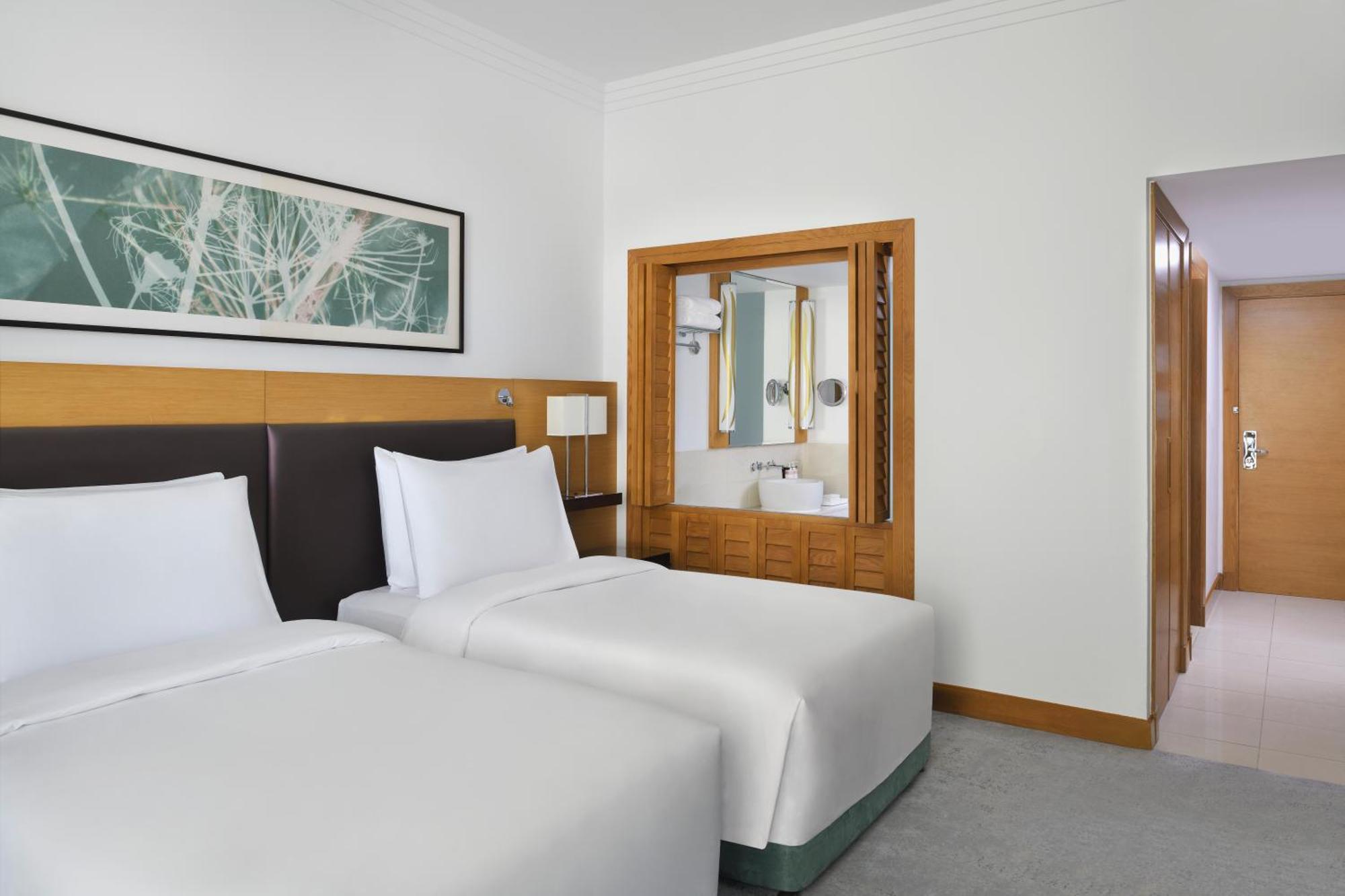 Mövenpick Hotel Jumeirah Beach Dubai Bagian luar foto